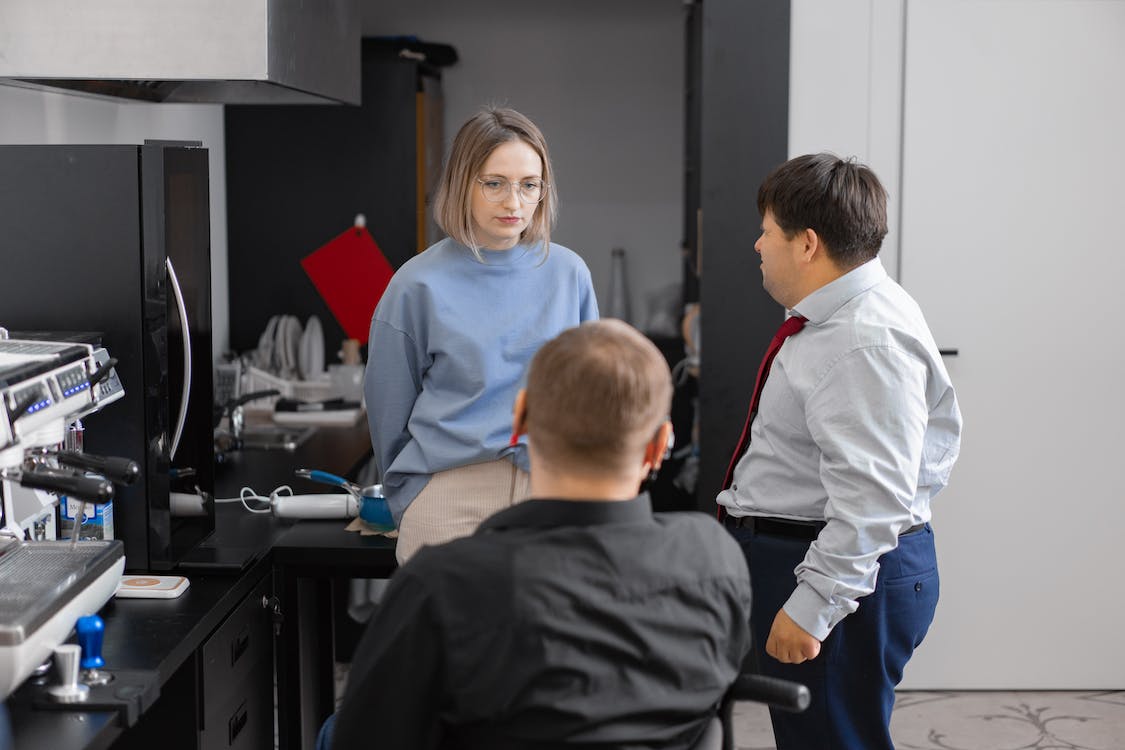 Free A Woman Managing a Business Stock Photo